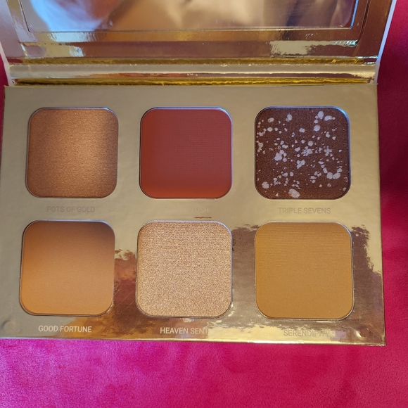 NIB True +Luscious palette - Picture 3 of 5